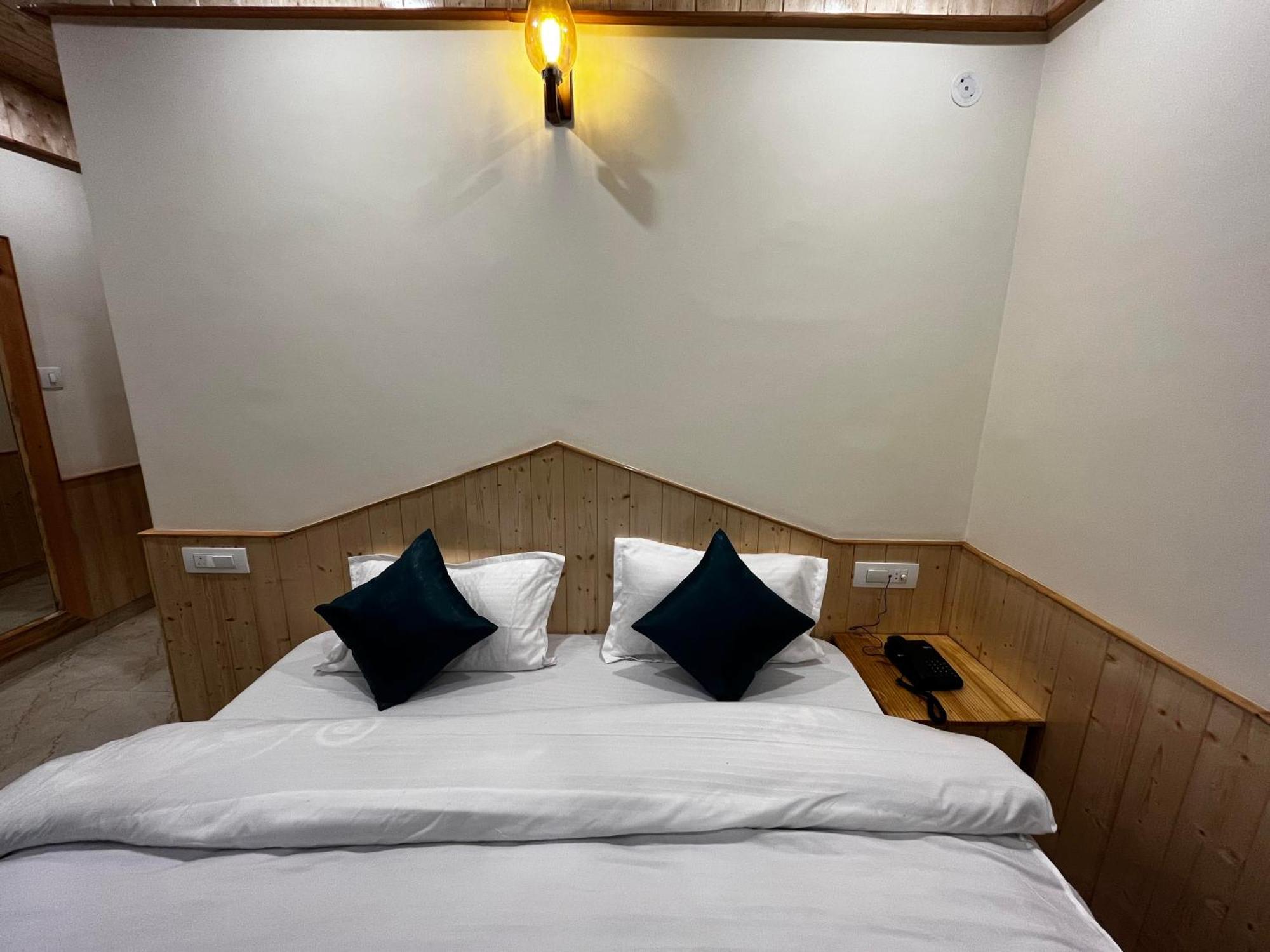 Hotel Mid Orchard Kasol L River Side -Pure Veg Hotel Exterior photo
