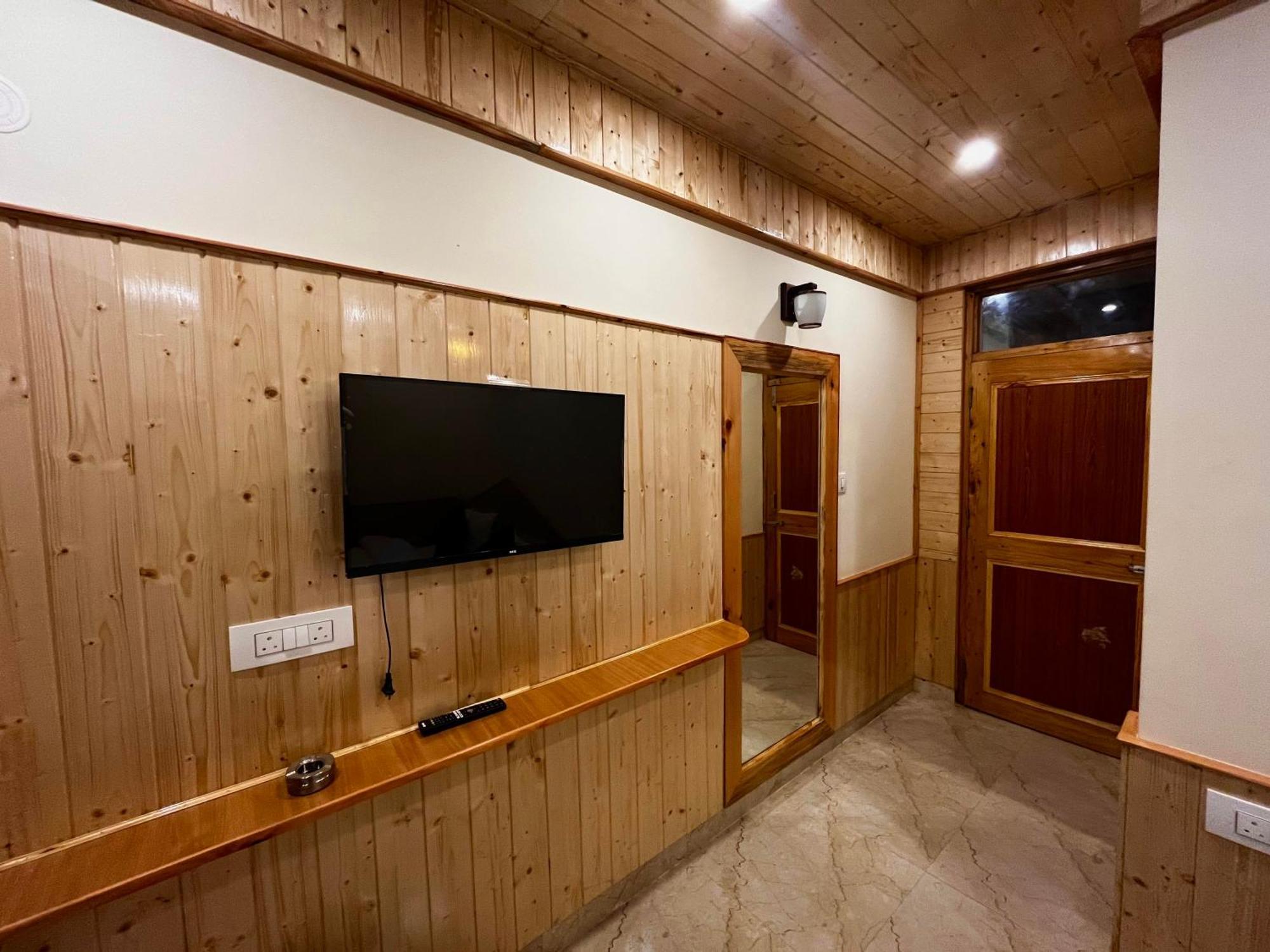 Hotel Mid Orchard Kasol L River Side -Pure Veg Hotel Exterior photo